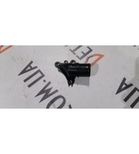 Флянець, трубка, патрубок, масляного теплообмінника 7701476602 на Renault Trafic, Opel Vivaro, Nissan Primastar 2006 - 2014 г.в. 2.0dci